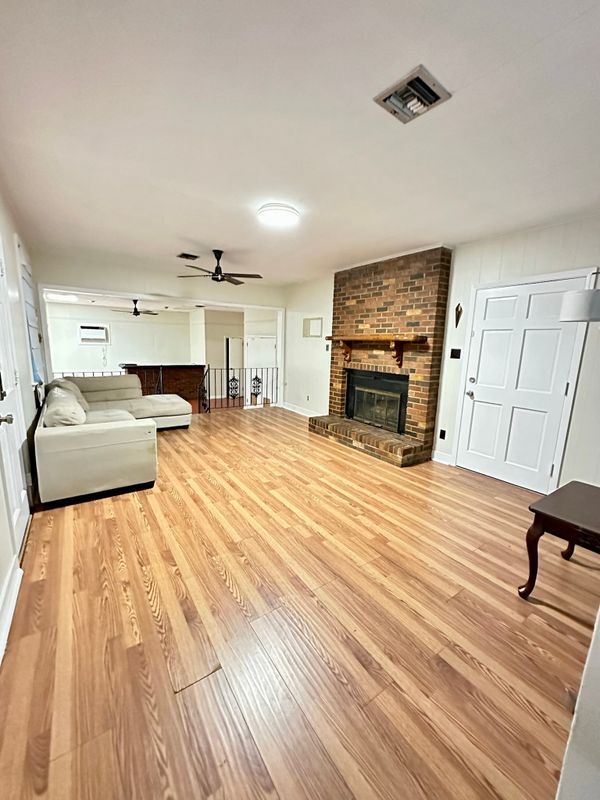 Foto del edificio - 10420 Ware Street