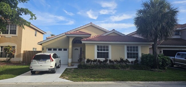 Foto del edificio - 10780 Cypress Lake Terrace