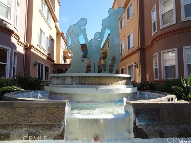 Building Photo - 414 E Valencia Ave