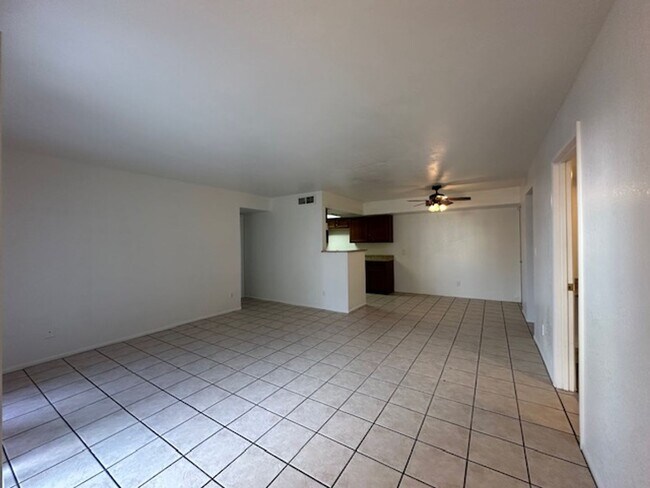Building Photo - 4608 W Maryland Ave