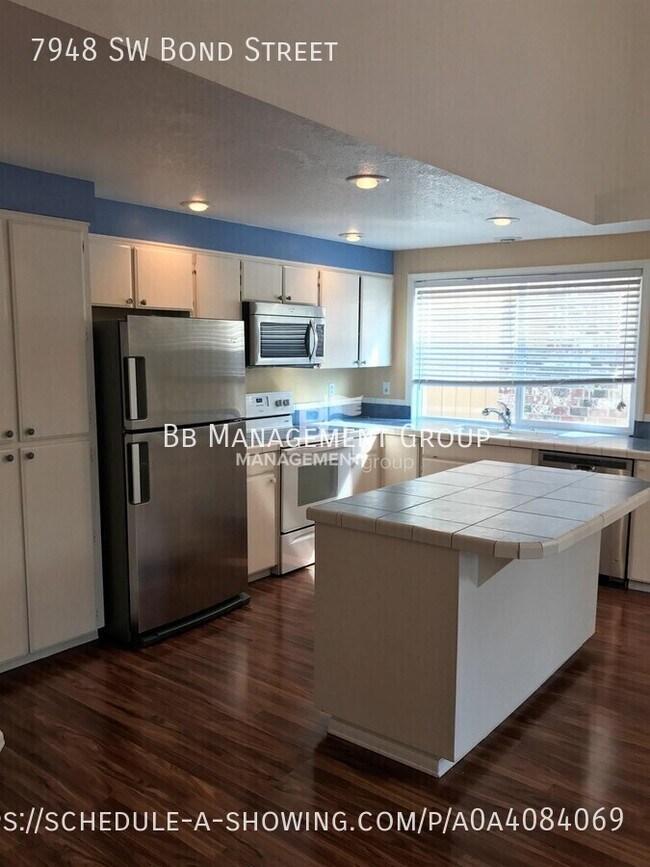 Foto del edificio - Light and Bright Updated Tigard Home Near ...