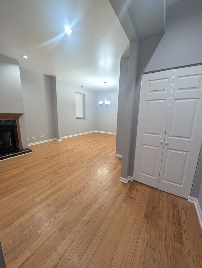 Building Photo - 2531 W Flournoy St