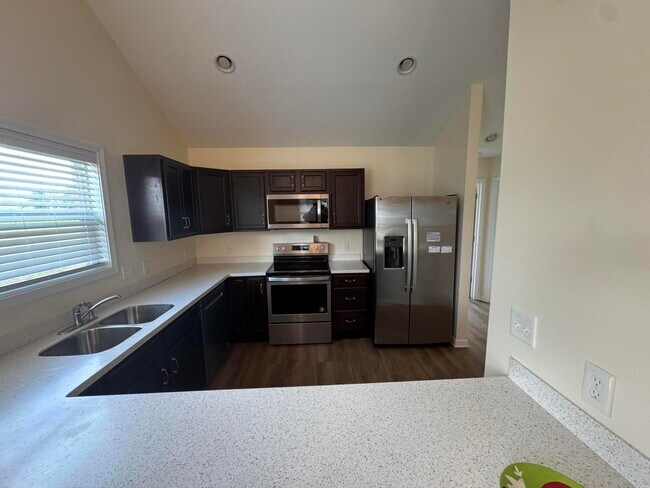 Foto del edificio - 28 Heron Pl