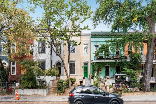 Building Photo - 1427 Monroe St NW