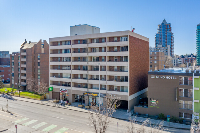 Building Photo - Sutton Place