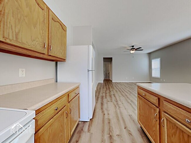 Foto del edificio - 6227 Paisley Point