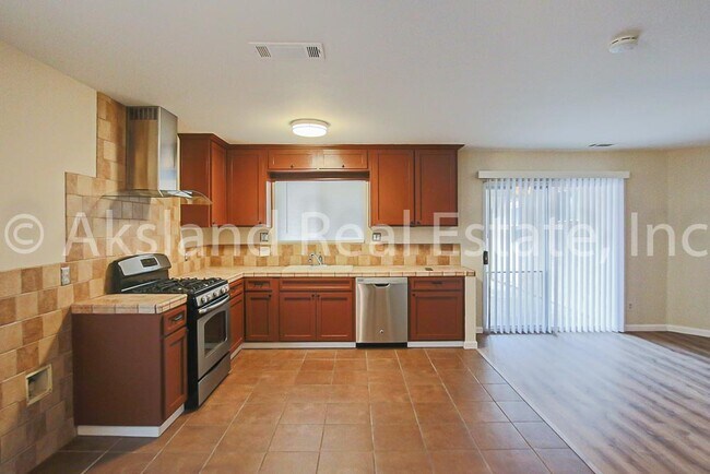 Building Photo - 964 Parr Ln