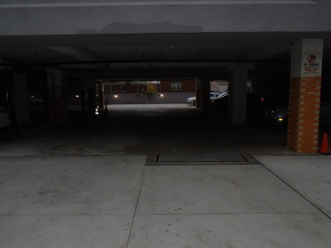Building Photo - 8411 Lander St