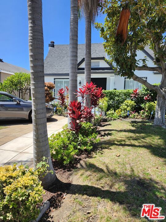 Foto principal - 857 S Norton Ave