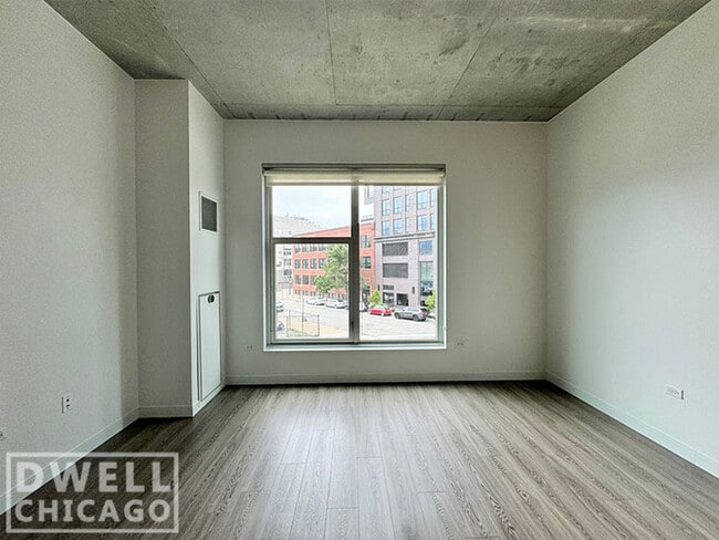 Building Photo - 320 N Morgan St