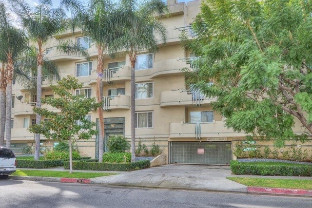 Building Photo - 117 N Gale Dr
