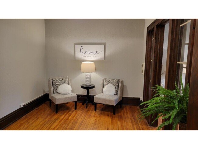 Foto del edificio - 1204 Harmon Pl