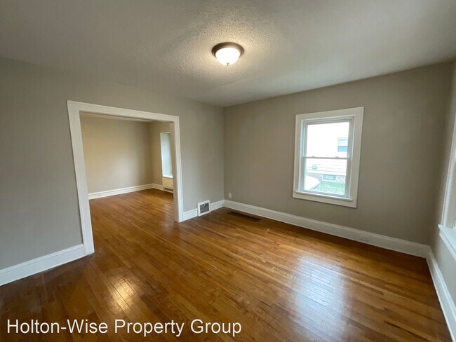 Building Photo - 3 br, 2 bath House - 821 East 236th Street