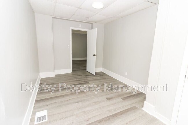 Building Photo - 3115 14th Ave