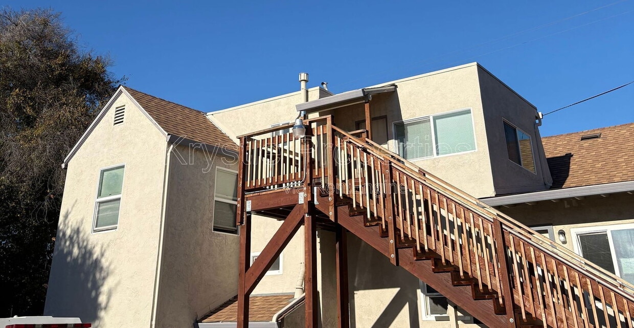 Photo - 468 Military East