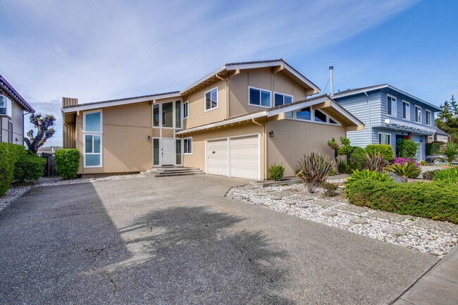 Building Photo - 255 Shearwater Is