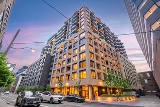 Building Photo - 543 Richmond St W