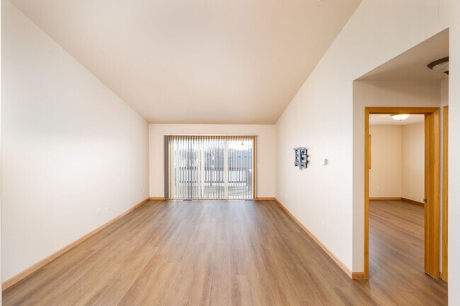 Foto del edificio - 3 bedroom 2 bathroom west end townhome