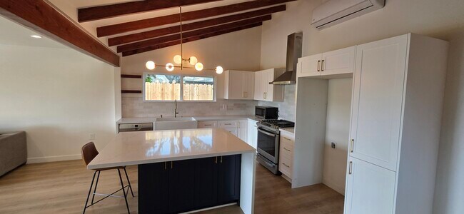 Foto del edificio - 1403 N Rose St