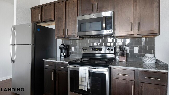 Foto del edificio - 4300 Cromwell Dr