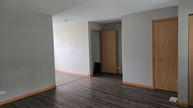 Building Photo - 2053 Grayhawk Dr