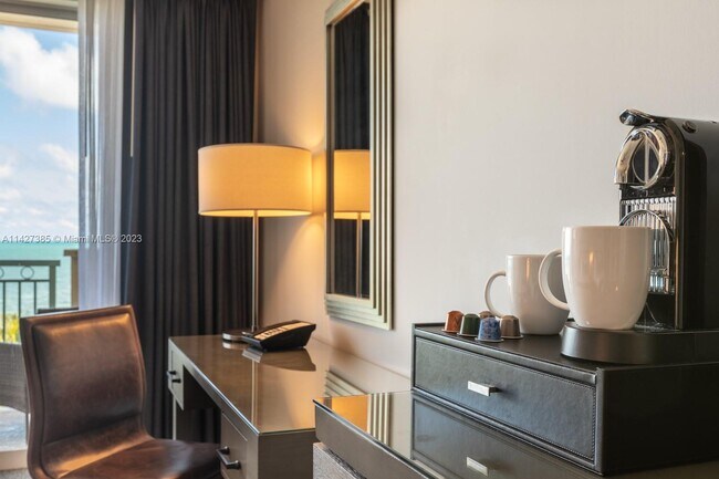 Foto del edificio - 455 Grand Bay Dr
