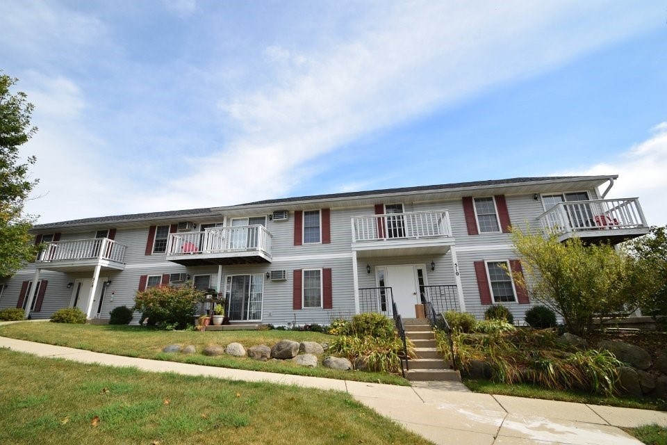 Primary Photo - 526 Meadow View Rd