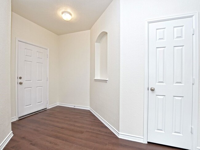 Foto del edificio - Beautiful 4 Bedroom / 2 Bath Home in Eagle...