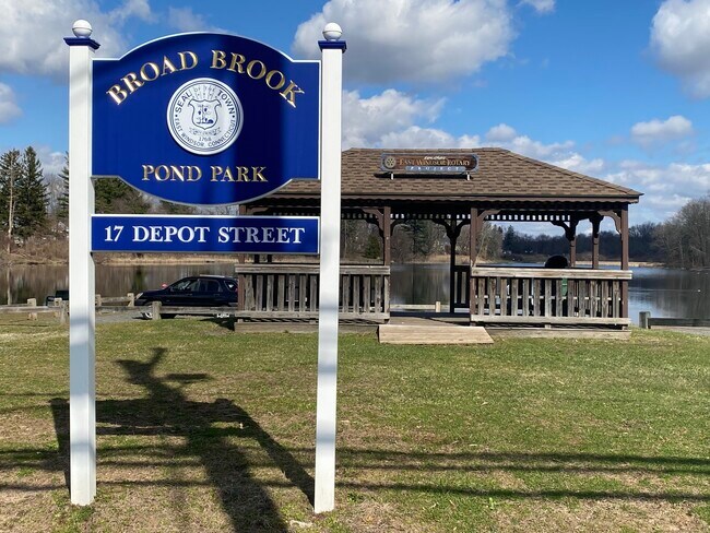 Foto del edificio - 24 Depot St