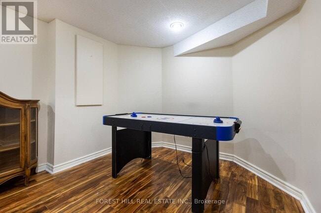 Building Photo - 32 Hamills Crescent