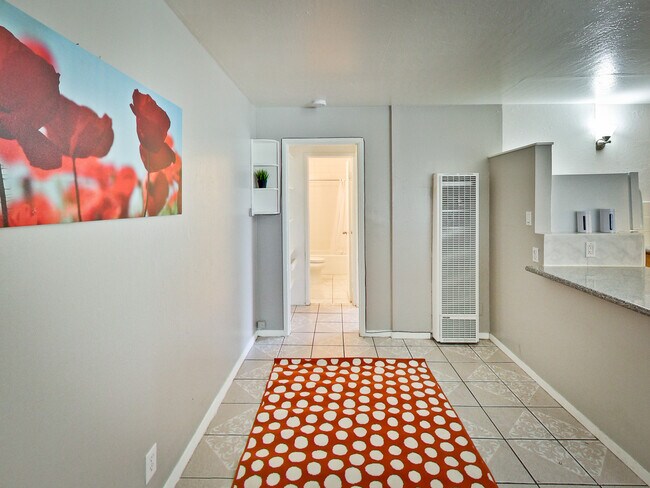 Foto del edificio - 2274 E 15th St