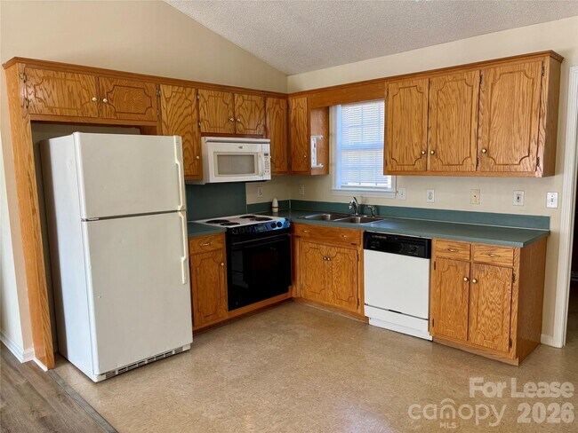 Foto del edificio - 521 Cedar Spring Dr