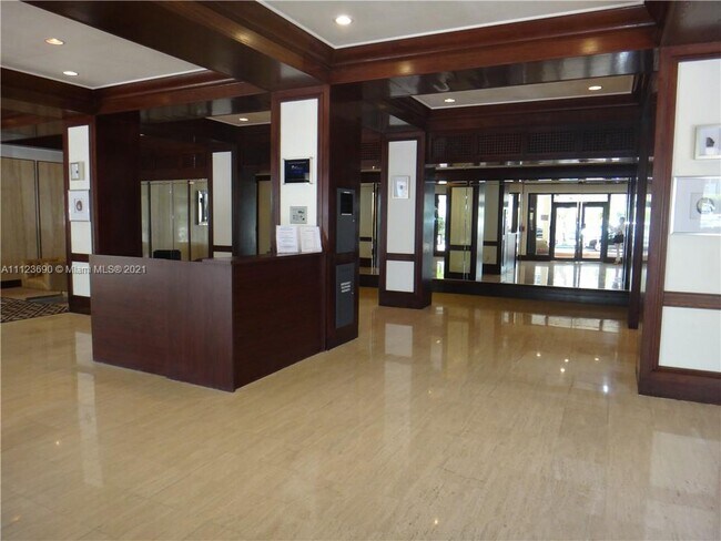 Foto del edificio - 1865 79th Street Causeway