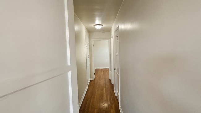 Building Photo - 938 S Grand View St
