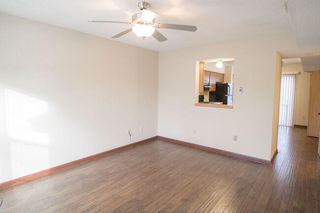 Building Photo - 1706 Parkside Dr