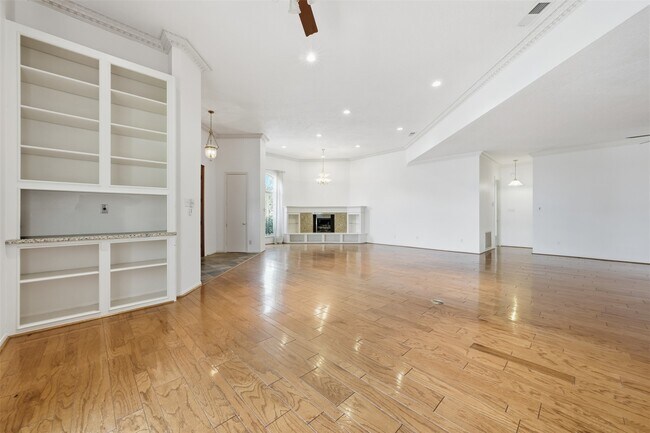 Foto del edificio - 4063 Breakwood Dr