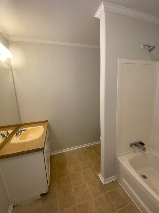 Building Photo - 11734 Greensbrook Forest Dr