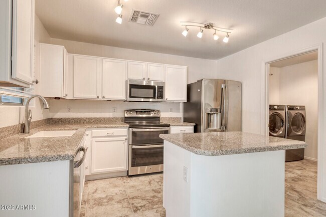 Foto del edificio - 2305 E Parkside Ln