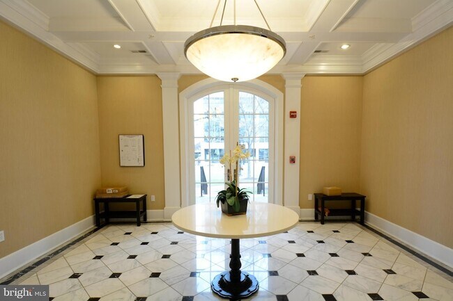 Foto del edificio - 900 N Washington St