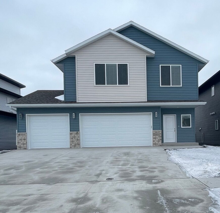 Primary Photo - Newly Built in the Wilds neighborhood of W...