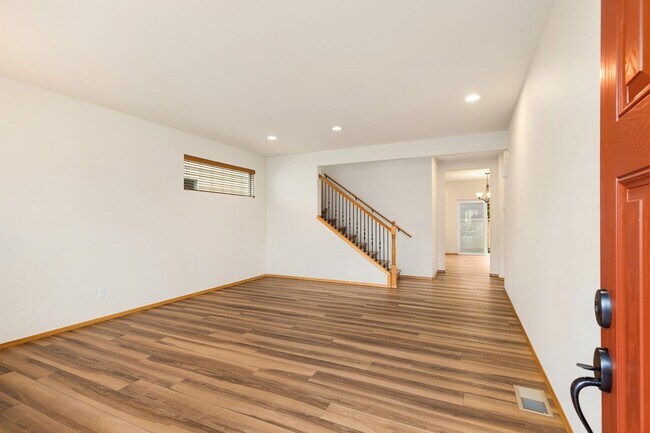 Foto del edificio - Well Maintained Bothell 4 Bedroom 2.5 Bath Home - Fantastic School District