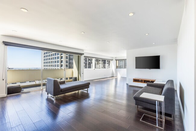 Building Photo - 10701 Wilshire Blvd