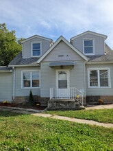 Building Photo - 14001 Lamon Ave