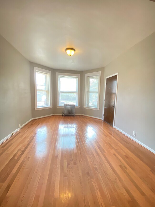 Foto del edificio - 2232 W Addison St
