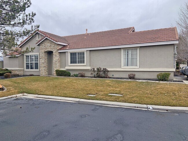 Building Photo - 3 Bed 2 Bath 55+ community of Miners Villa...