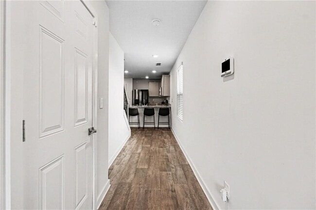 Building Photo - 3528 Station Dr