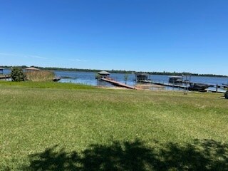Building Photo - LAKE ROCHELLE WATERFRONT 3 BED- 2 BATH