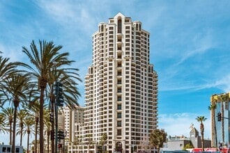 Building Photo - 700 W Harbor Dr