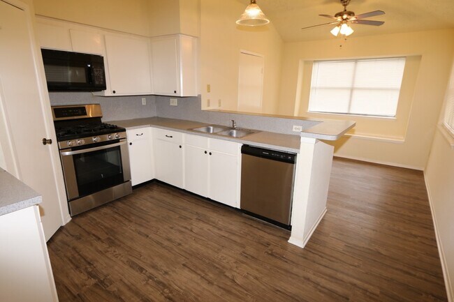 Foto del edificio - 21134 Park Mt Dr