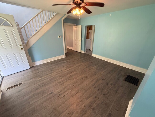 Building Photo - Three Bedroom Home available on Switchback...